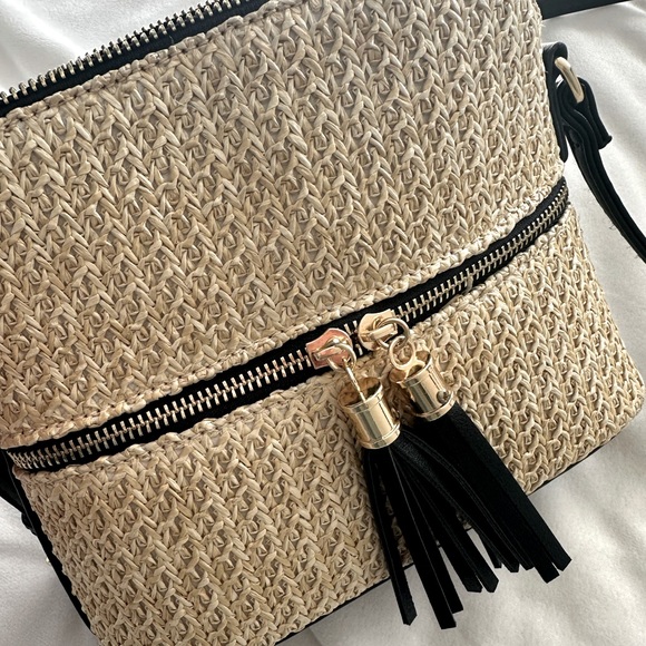 Rattan Purse with Adjustable Strap - Picture 3 of 4